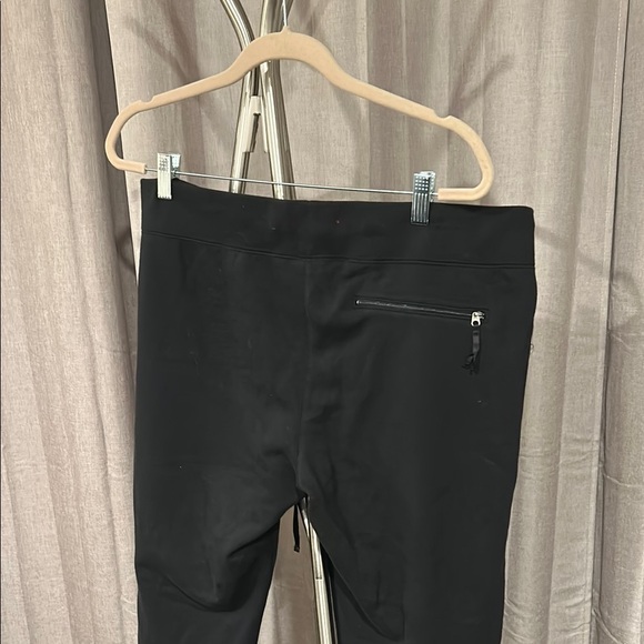 Old Navy Size 16 black women’s athletic wear /lounge pants. Super comfy. - Picture 5 of 5